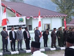 Polres Tolikara Hadiri Upacara Taptu dan Pawai Obor HUT RI ke-80 di Kabupaten Tolikara