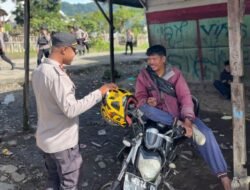 Laksanakan Patroli Jalan Kaki, Polri Hadirkan Rasa Aman Di Tengah-Tengah Masyarakat