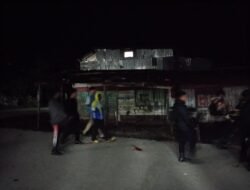 Tim Patroli Siaga Regu II Polres Tolikara Polda Papua Laksanakan Patroli Jalan Kaki Pada Malam Hari