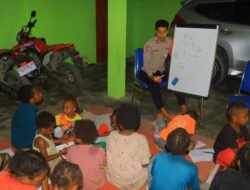 “Kasih Sayang Polisi untuk Pendidikan Papua: Belajar Membaca dan Menulis Bersama Anak-anak Yalimo”