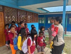 Program Si-IPAR Operasi Rasaka Cartenz 2025, Polres Pegunungan Bintang Edukasi Anak-anak Belajar dengan Gembira di Oksibil