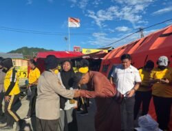 Polwan Polda Papua dan Tim Oikumene Salurkan Bantuan bagi Korban Kebakaran di Dok V Bawah Jayapura