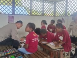 Program si-ipar operasi rasaka cartenz 2025 polres pegunungan bintang hadir mengajar membaca bagi anak-anak di kota oksibil kab. pegunungan bintang