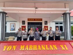 Satlantas Polres Merauke Serahkan Tumpeng Kepada Yon Marhanlan XI Dalam Rangka HUT TNI ke-80