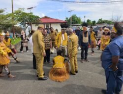 Kapolda Papua Barat Bersama Forkopimda Sambut Kedatangan Pimpinan Komisi XII DPR RI di Manokwari