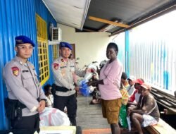 Polri Untuk Masyarakat, Berikan Bantuan Jaring Kepada Kelompok Nelayan