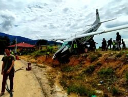 Pesawat Smart Air Tergelincir Saat Mendarat di Bandara Tiom