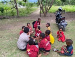 Subsatgas Si-Ipar Polres Jayapura Gelar Pembelajaran Bagi Anak-Anak dan Mama-Mama di Kompleks Bahtera Hebron