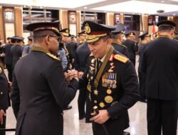 Kapolda Papua Terima Tanda Kehormatan Bintang Bhayangkara Pratama