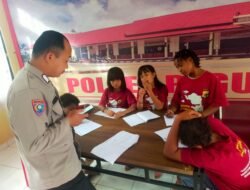 Polres Pegunungan Bintang Ajar Anak Membaca Dan Menulis Lewat Program Si-Ipar