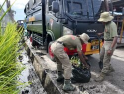 Sinergitas TNI-Polri Gelar Karya Bakti Pembersihan Pasar Hamadi dalam Rangka Hari Juang TNI AD ke-80