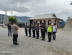 Patroli Jalan Kaki, Polres Tolikara Hadirkan Rasa Aman dan Nyaman di Tengah Masyarakat