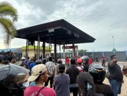 Respons Cepat Polres Merauke, Satuan Samapta Kerahkan Mobil Water Canon Padamkan Kebakaran SPBU Jalan Nowari