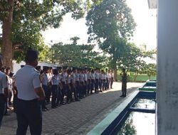 Jadi Irup di Sekolah, Babinsa Koramil 01/Bitung Sosialisasikan Rekrutmen TNI AD