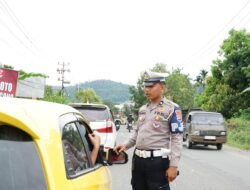 Polda Papua Barat Tekankan Keselamatan Berlalu Lintas dan Kamtibmas melalui Operasi Keselamatan
