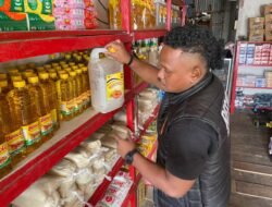 Satgas Saber Polres Pegunungan Bintang Cek Harga Sembako, Temukan Minyak Kita Dijual di Atas HET