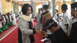 Wakapolda Papua Barat Hadiri Pengajian Ramadhan dan Berikan Santunan Anak Yatim di Masjid Ridwanul Bahri Fasharkan