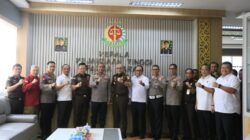 Kapolda Papua Barat Silaturahmi dengan Kepala Kejaksaan Tinggi Papua Barat, Perkuat Sinergitas Penegakan Hukum