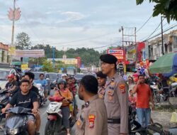 Momen Berburu Takjil ,Polresta Manokwari Lakukan Pengamanan dan Pengaturan Lalu Lintas