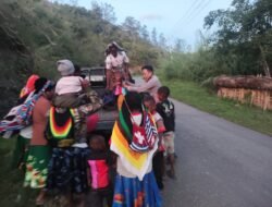 Polsek Bolakme Berikan Bantuan Transportasi Ibadah kepada Warga Distrik Yalengga