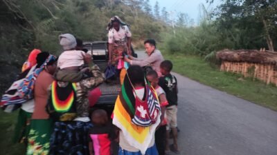 Polsek Bolakme Berikan Bantuan Transportasi Ibadah kepada Warga Distrik Yalengga