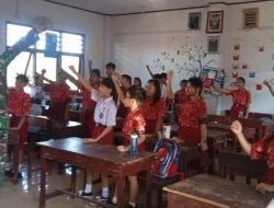 Tanamkan Nilai Patriotisme Sejak Dini, Babinsa Jajaran Kodim 1310/Bitung Optimalkan Implementasi Buku Pedoman Pembinaan Kesadaran Bela Negara (PKBN) di Lingkungan Sekolah
