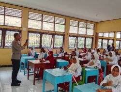 Kapolsek Kokas Bekali Siswa Baru SMP Negeri 1 Kokas, Polri Tanamkan Disiplin dan Kesadaran Hukum Sejak Dini